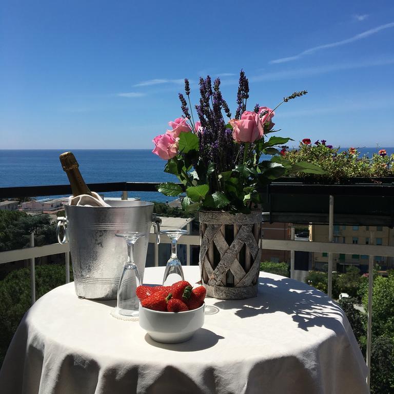 Hotel Mediterraneo Cavi di Lavagna Dış mekan fotoğraf